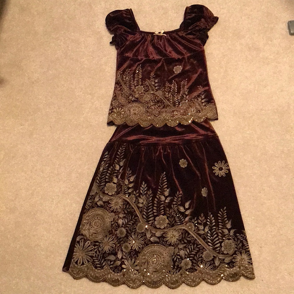 2 piece matching shirt/skirt set